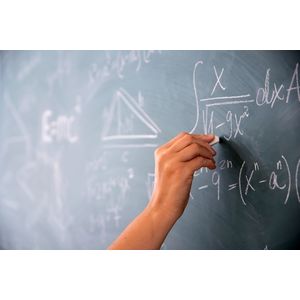 //www.portalpos.com.br/educacao-matematica-estrategias-e-desafios-anhanguera-extensao/p